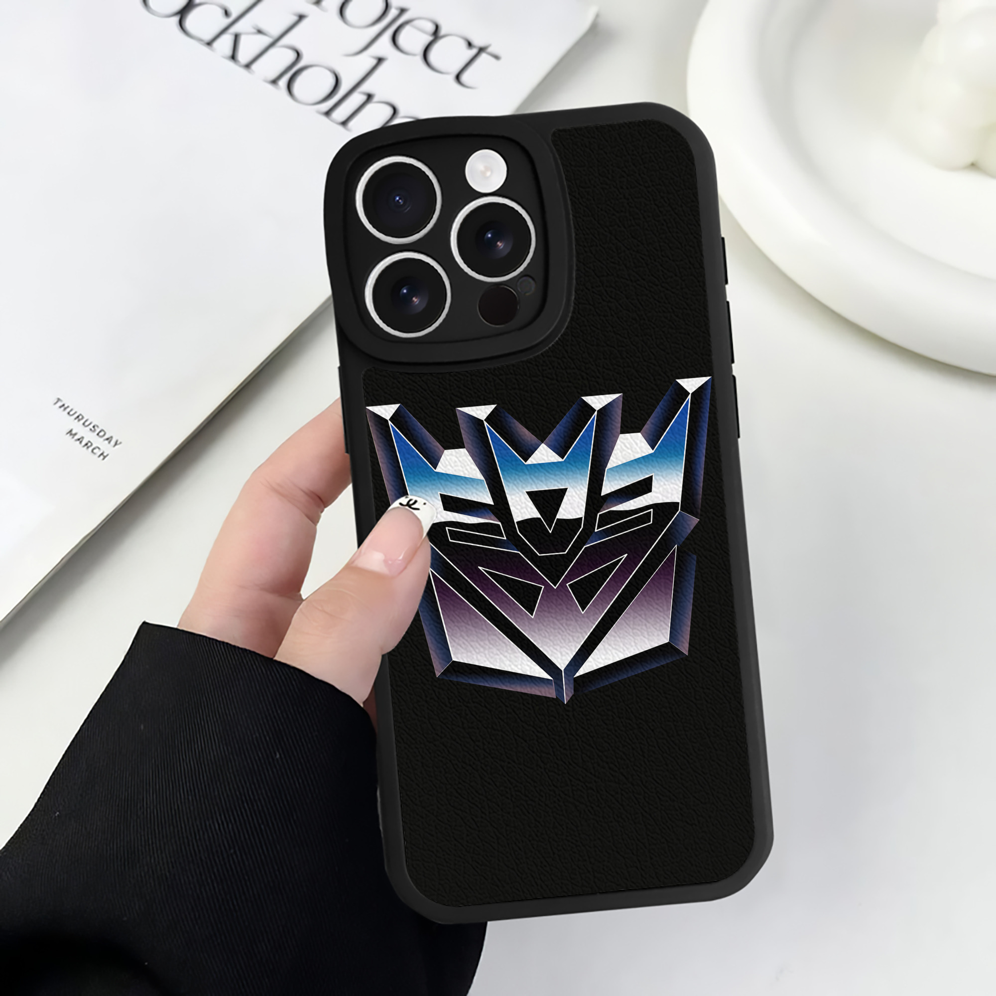 （画像用） Transformers トランスフォーマー 【iPhone 16シリーズ対応】シリコンスマホケース（レザー調） 材質：シリコン